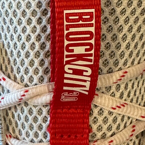 Under Armour Volleyball Shoe Women's White/RED New without Box (B-8 EP) - Picture 7 of 8